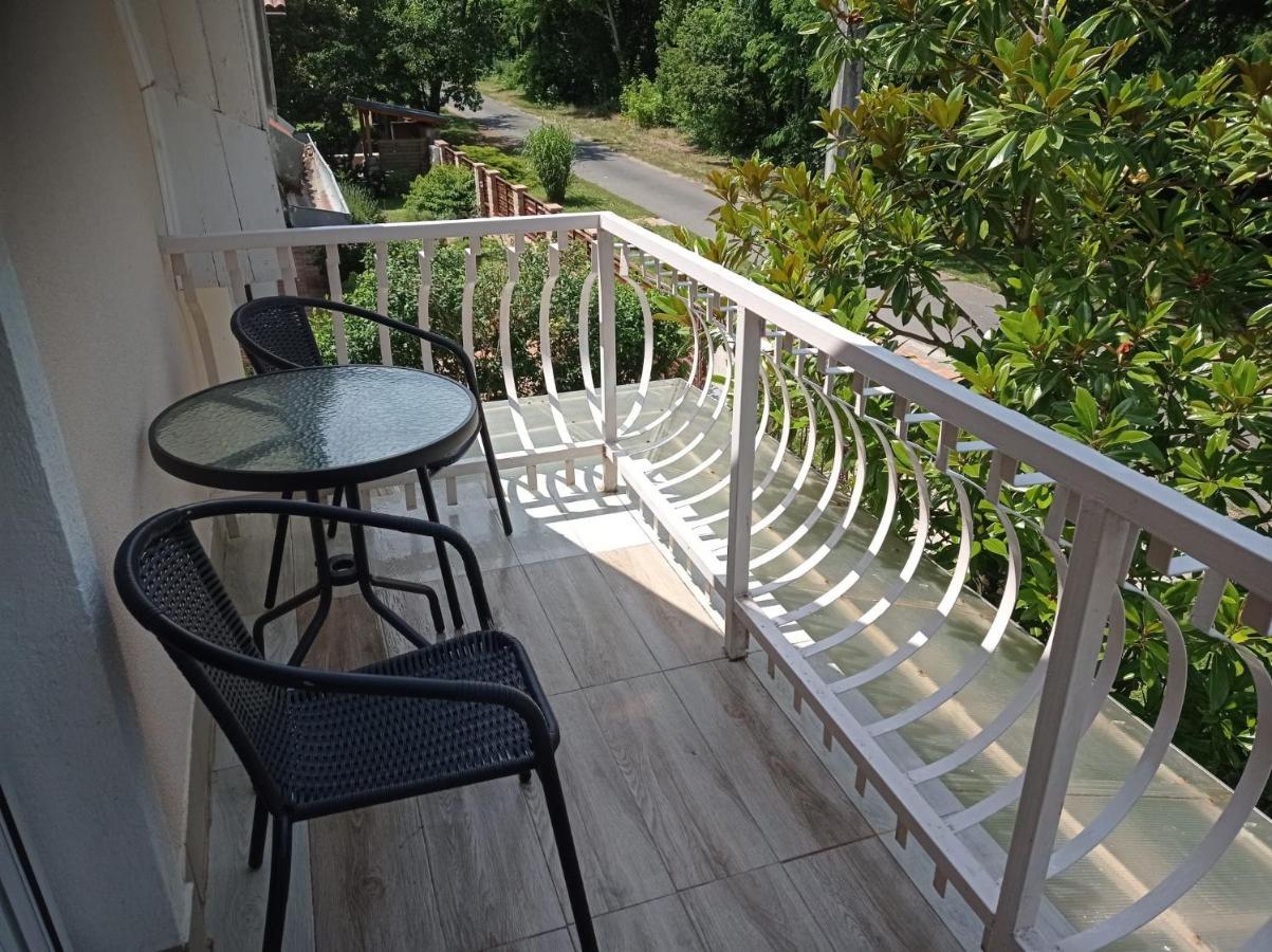 Sommer Ferienhaus Balatonszarszo Exteriör bild