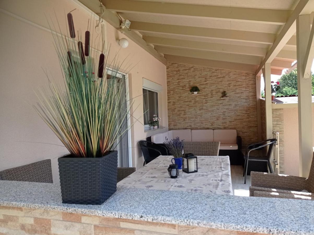 Sommer Ferienhaus Balatonszarszo Exteriör bild