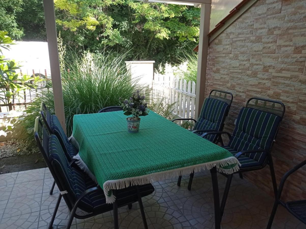 Sommer Ferienhaus Balatonszarszo Exteriör bild